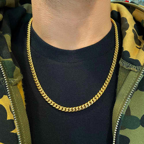 Miami Cuban Link Chain 6mm The Gold Gods  lifestyle look 2